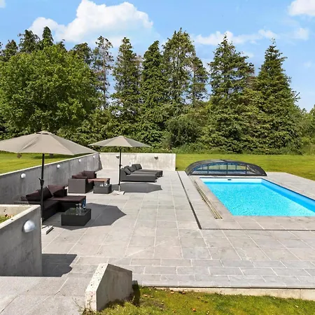 Holiday home Beautiful In With Outdoor Swimming Pool