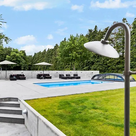 Beautiful In With Outdoor Swimming Pool * Glesborg