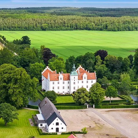Beautiful In With Outdoor Swimming Pool * Glesborg