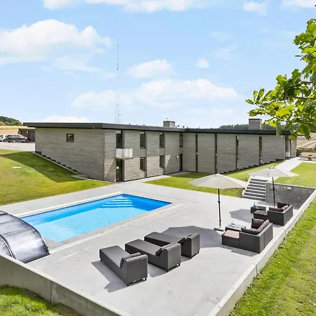 Gorgeous In Nyaraló